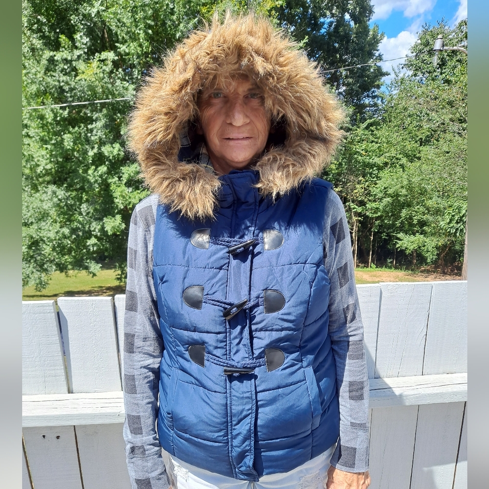 Love Tree Puffy Sleeveless Hood Vest Women's L Navy Blue Zip/Snap Detachable Fur